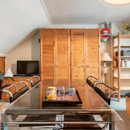 Gasthuis Cozy In Residential