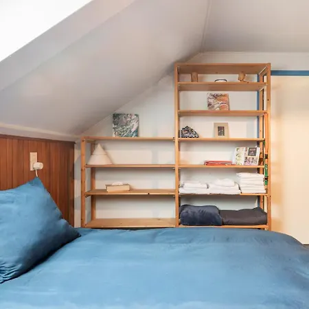 בית הארחה Cozy In Residential - Free Parking 4*