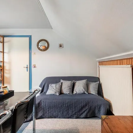 Cozy In Residential - Free Parking