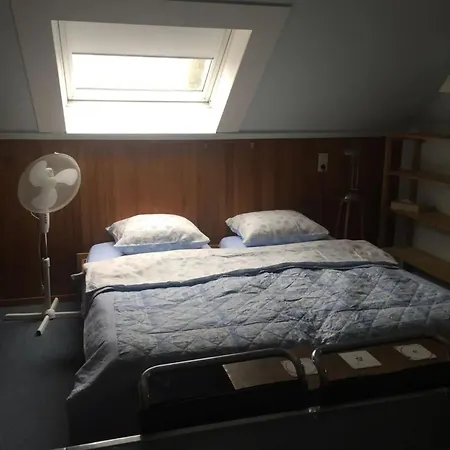 בית הארחה Cozy In Residential - Free Parking